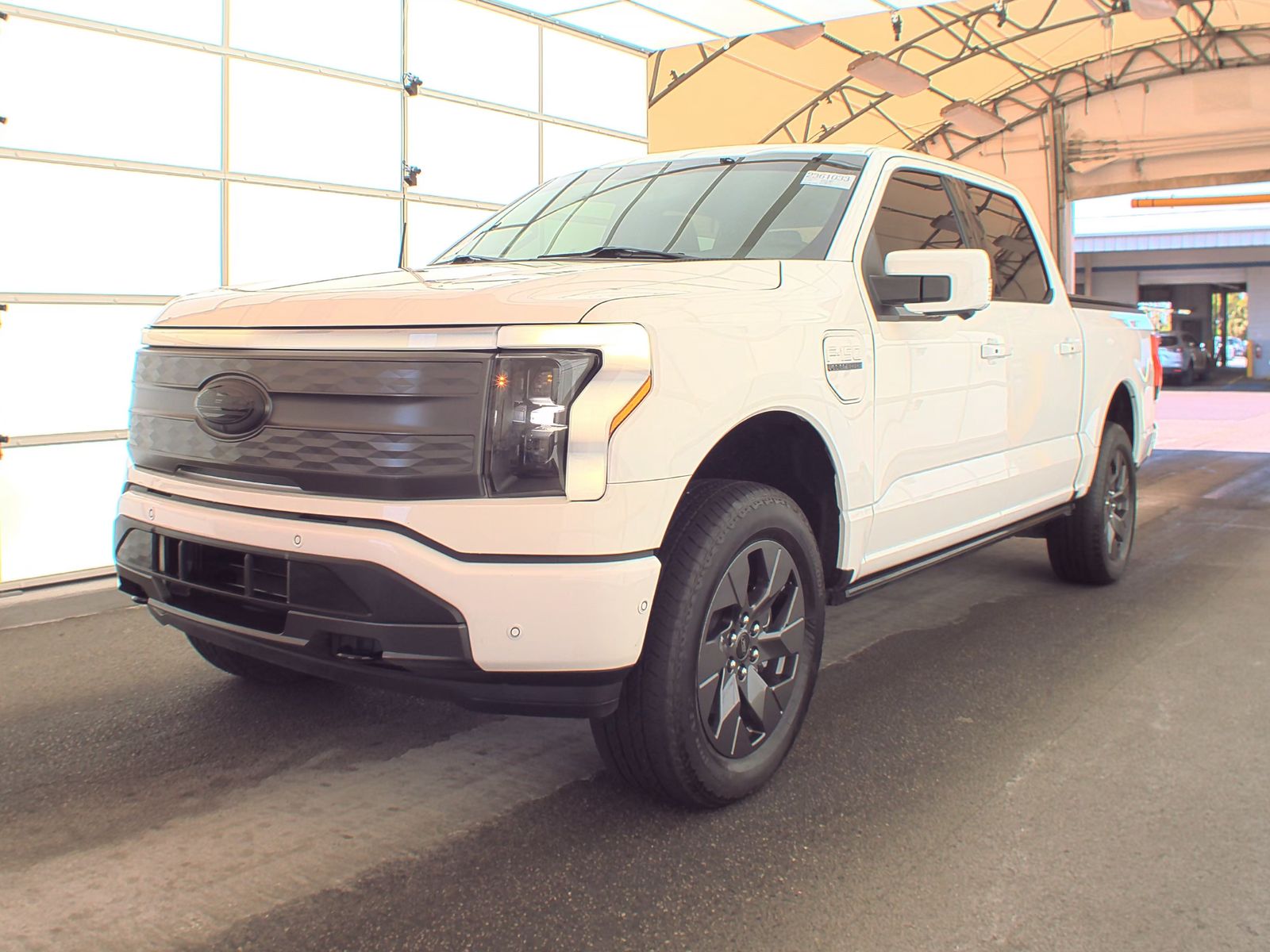 Ford F-150 Lightning LARIAT Crew Cab EXTENDED RANGE Extended Range